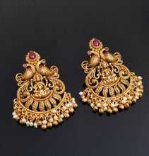 Load image into Gallery viewer, Minni Ammu and Lakshmi Sruthi Antique Temple Earring With Matte Gold Plating