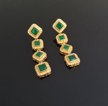Load image into Gallery viewer, Antique Classic Earring With Gold Plating