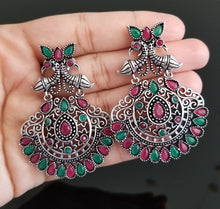 Load image into Gallery viewer, Indo Western Chand Earring With Oxidised Plating AG1