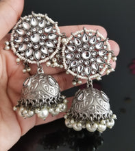 Load image into Gallery viewer, Indo Western Jhumkis With Black Plating T22