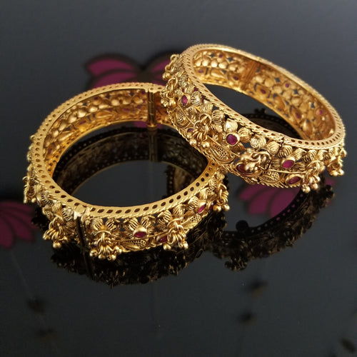 Antique Openable Bangles With Matte Gold Plating bg9