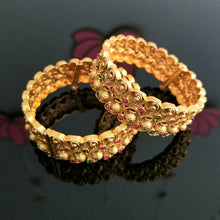 Load image into Gallery viewer, Antique Peacock Bangles With Matte Gold Plating bg5
