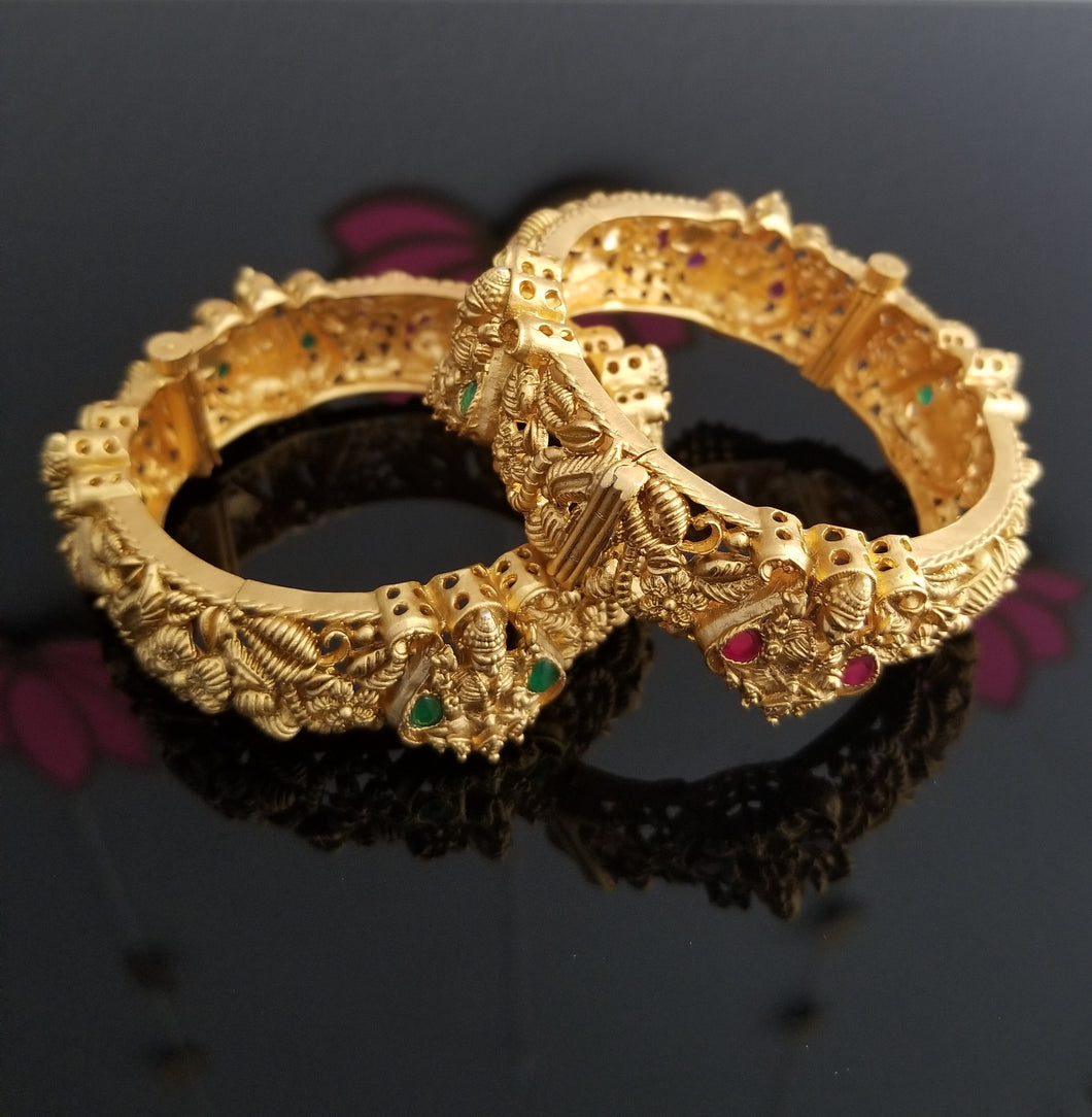 Antique Temple Bangles With Matte Gold Plating bg7