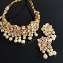 Load image into Gallery viewer, Trendy Silver Foiled Kundan Necklace Set T33