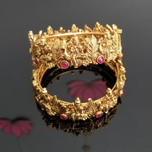 Load image into Gallery viewer, Antique Openable Bangles With Matte Gold Plating 1711