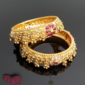 Antique Openable Bangles With Matte Gold Plating 1712