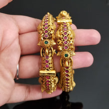 Load image into Gallery viewer, Antique Openable Bangles With Matte Gold Plating
