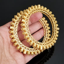 Load image into Gallery viewer, Antique Classic Bangles With Matte Gold Plating 1716