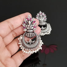 Load image into Gallery viewer, Indo Western Temple Earring With Oxidised Plating FL31