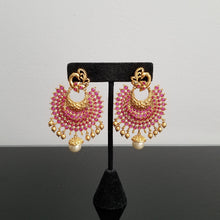 Load image into Gallery viewer, Antique Peacock Earring With Matte Gold Plating FL32