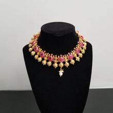 Load image into Gallery viewer, Antique Classic Necklace With Matte Gold Plating 7108