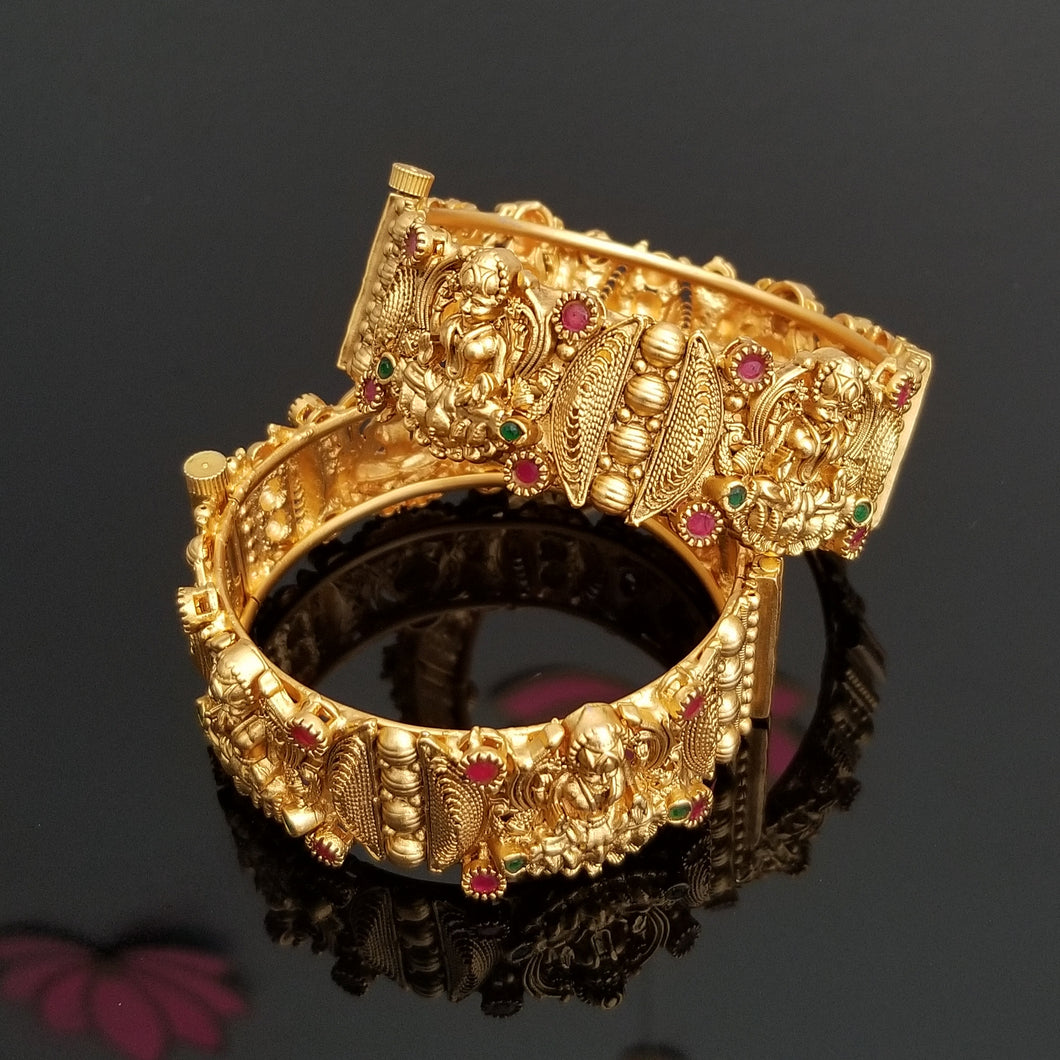 Antique Temple Bangles With Matte Gold Plating AD32