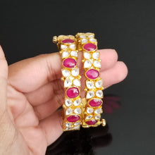 Load image into Gallery viewer, Hand made Kundan Bangles With Hard Gold Plating AD38
