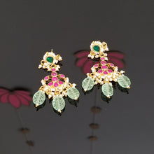 Load image into Gallery viewer, Kundan Earrings With Carved Bead Drops