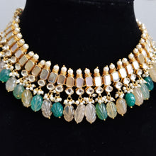 Load image into Gallery viewer, Kundan Mother of Pearl Necklace Set With Pastel Bead Drops