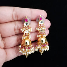 Load image into Gallery viewer, Kundan Necklace Set With Gold Ball Drops