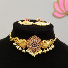 Load image into Gallery viewer, Gold Finish Peacock Design Choker Set