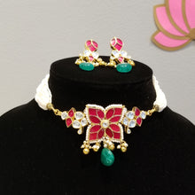 Load image into Gallery viewer, Pearl Kundan Choker With Gold Plating