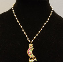Load image into Gallery viewer, Pearl Chain With Kundan Pendant