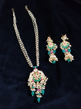 Load image into Gallery viewer, Pachi Kundan Pearl Necklace Set With Gold Plating