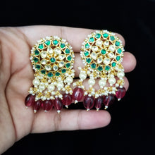 Load image into Gallery viewer, Mid Length Pachi Kundan Pearl Maala With Gold Plating