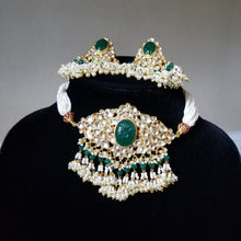 Load image into Gallery viewer, Prathyu Pachi Kundan Carved Stone Choker With Gold Plating PT1