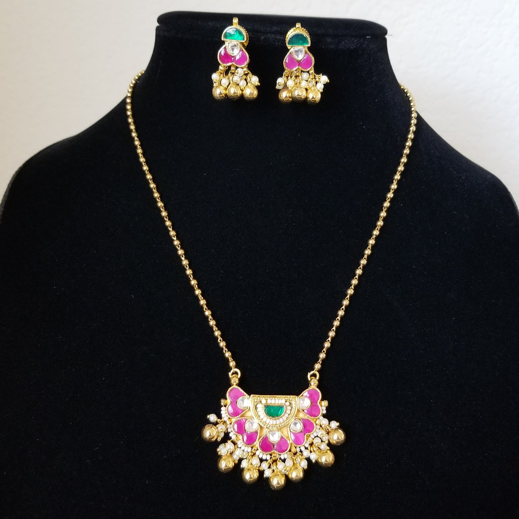 Sanjana and Srilakshmi A Pachi Kundan Simple Chain Set JP201