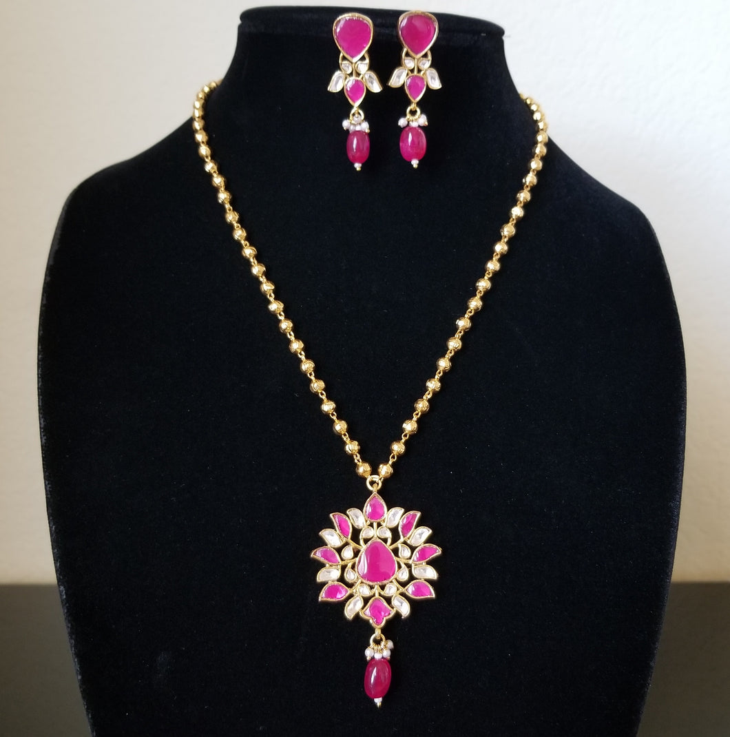 Maaya Pachi Kundan Gold Beads Necklace Set