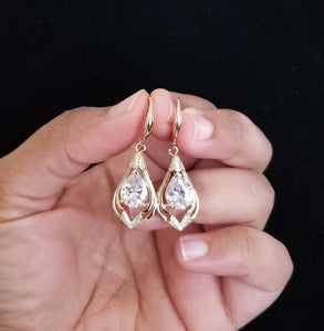 Western Short Earring HL 42 White