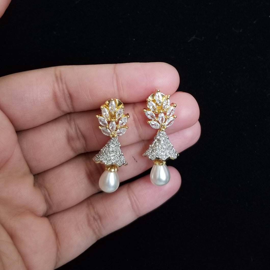 Cz Jhumkis With 2 Tone Plating HL43