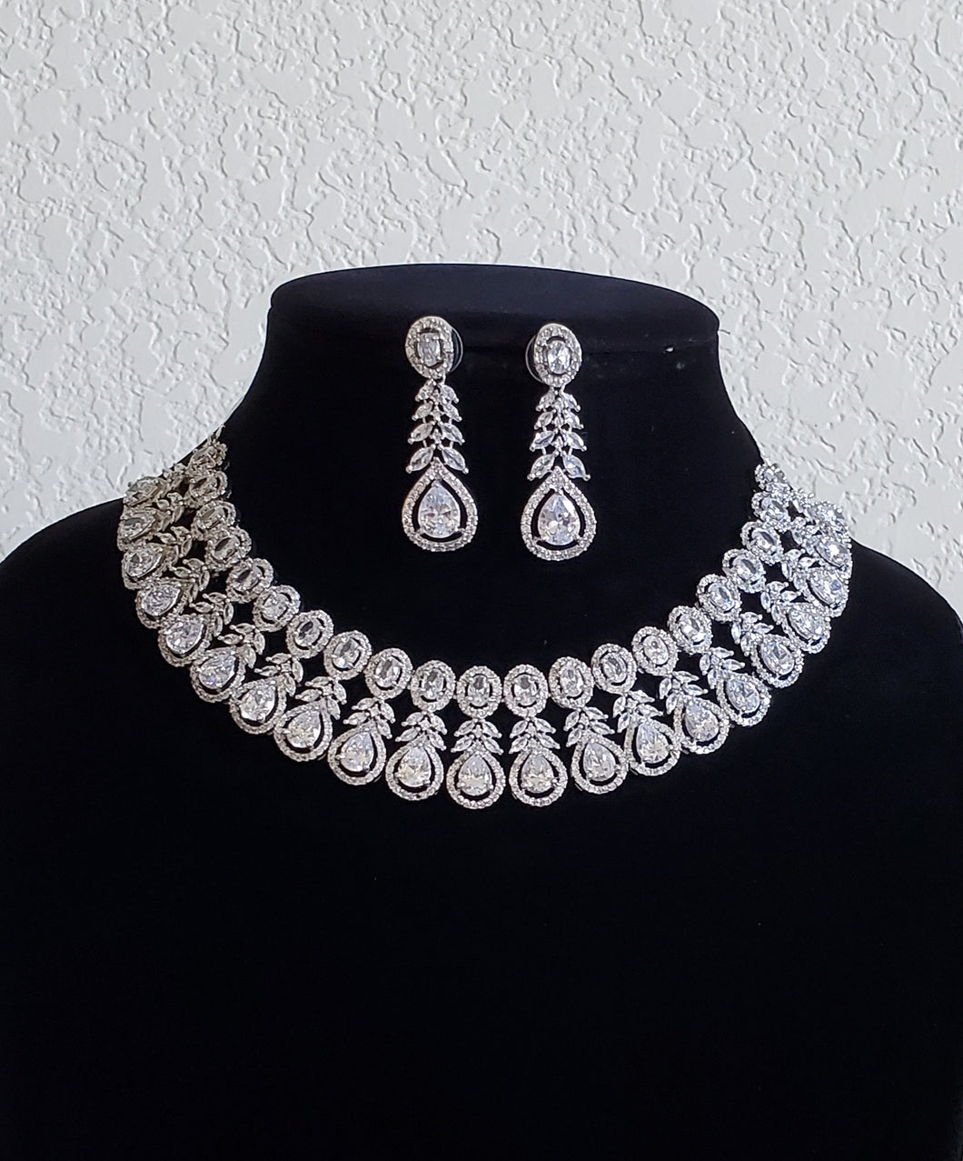 American Diamond Necklace With White Polish S31 White