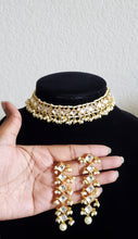 Load image into Gallery viewer, Kundan Necklace Set With Gold Finish GG40