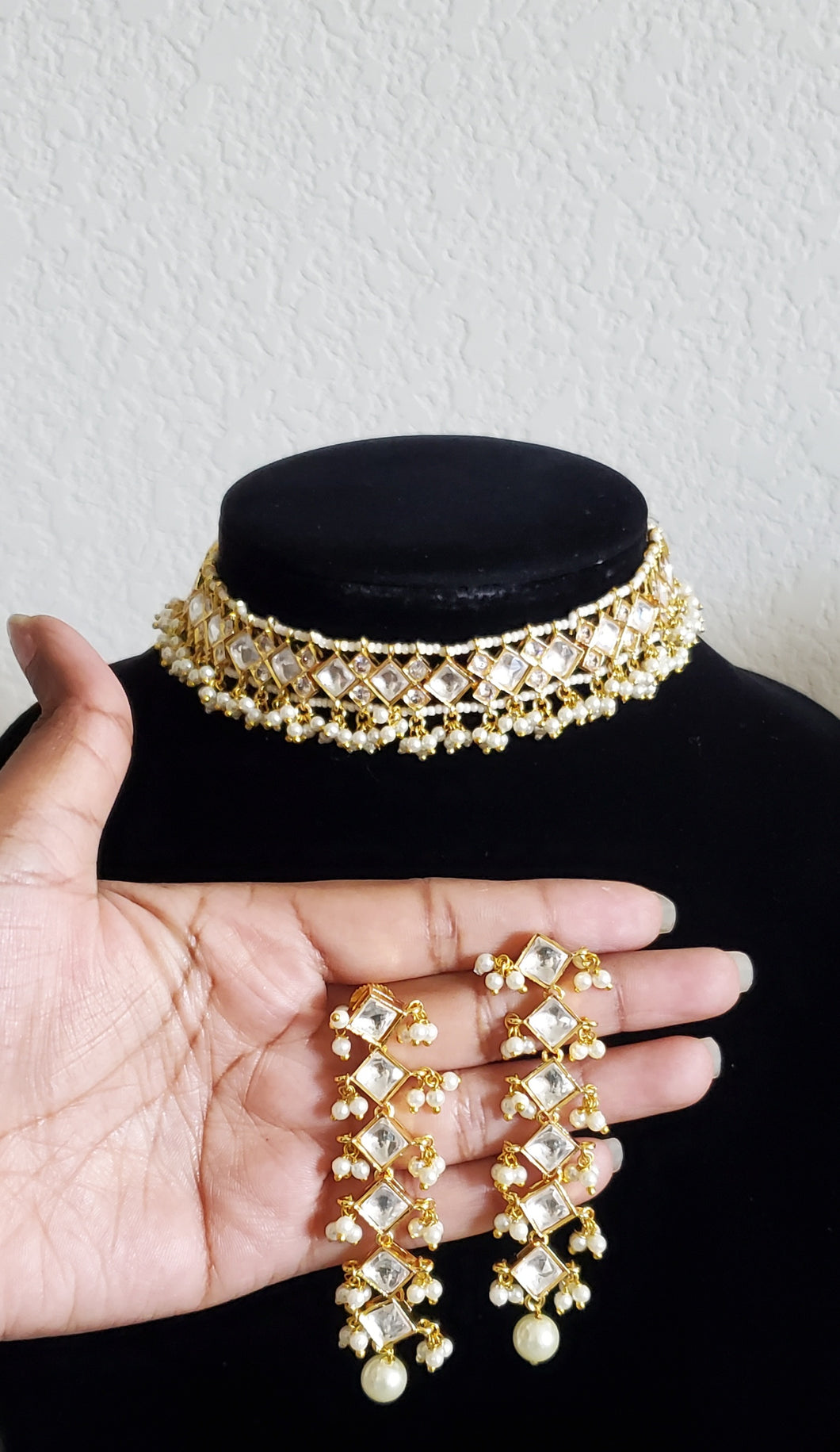 Kundan Necklace Set With Gold Finish GG40