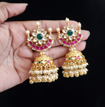 Load image into Gallery viewer, Pachi Kundan Jhumkas With Gold Plating B64