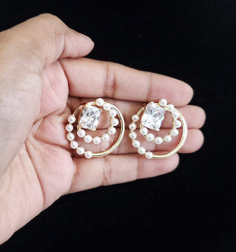 WESTERN CZ EARRING Gold