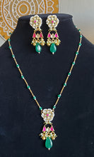 Load image into Gallery viewer, Pachi Kundan Chain Set With Gold Plating