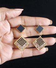 Load image into Gallery viewer, Anusha K WESTERN SHORT EARRING Gold