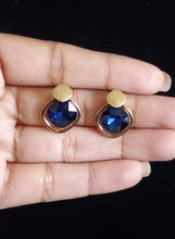Load image into Gallery viewer, Indo Western Small Earrings