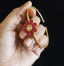 Load image into Gallery viewer, Bindu P Jadau Kundan Simple Kada Ruby