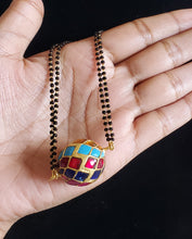 Load image into Gallery viewer, Seeta R and Bhavna Jadau Kundan Black Bead Chain