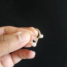 Load image into Gallery viewer, Anu Ch  Western Pearl Earring