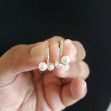 Load image into Gallery viewer, Anu Ch  Western Pearl Earring