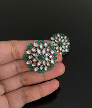 Load image into Gallery viewer, Kundan Flower Design Studs With Victorian Plating DT24