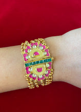 Load image into Gallery viewer, Prash Rao Gold Bead Pachi Kundan Bracelet